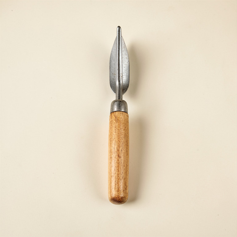 Compact Hand Weeder