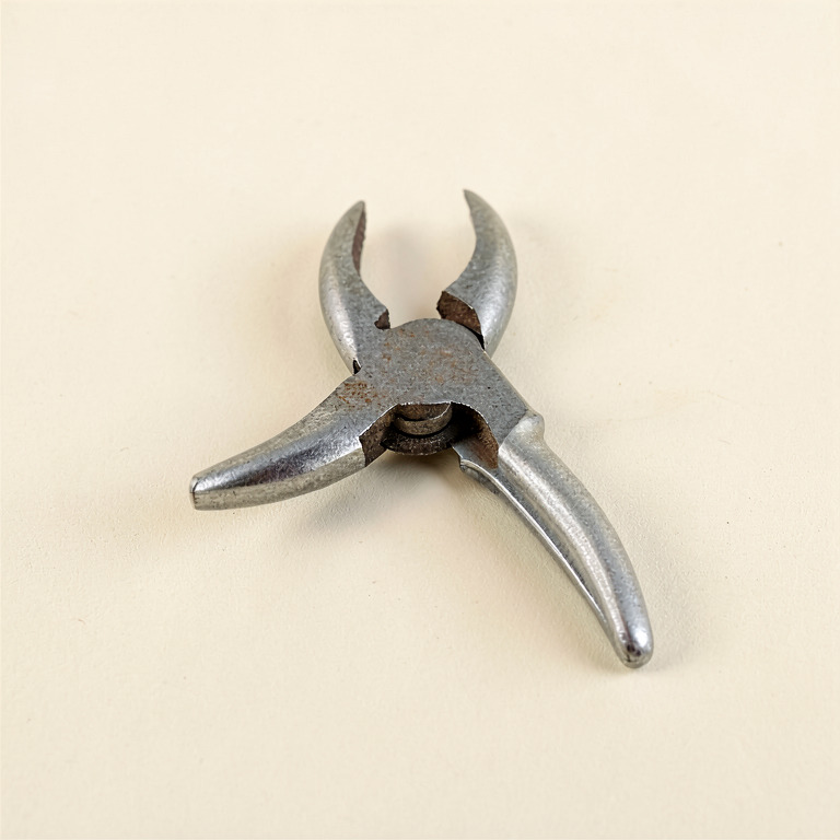 Terrace Garden Pruning Snip
