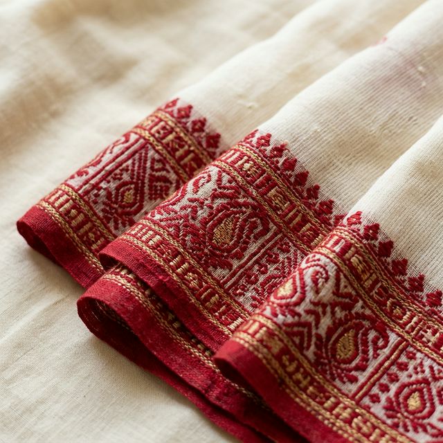 Bengal Tant Saree — White & Red Border thumbnail 2